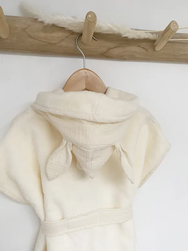 Peignoir avec prénom brodé en bambou et gaze de coton 0-2 ans – Image 2
