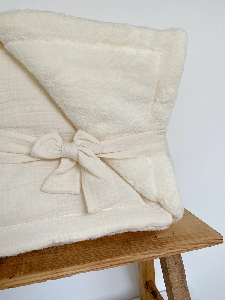 Couverture Peluche brodée – Image 2